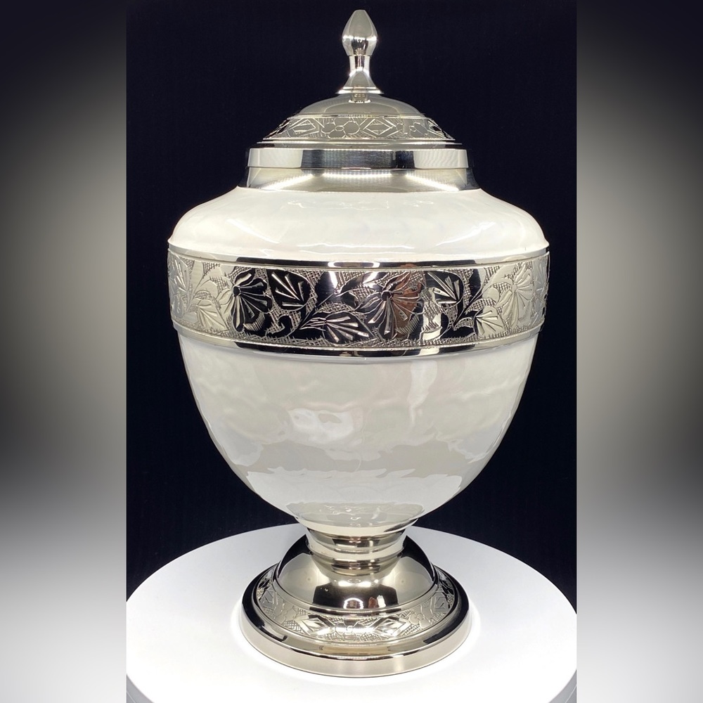 NWT - Brass Urn - White Marzipan Design